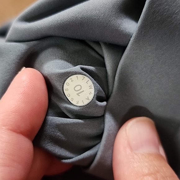 Lululemon Shaped Jacket Expression in Sterling EUC - Picture 10 of 11